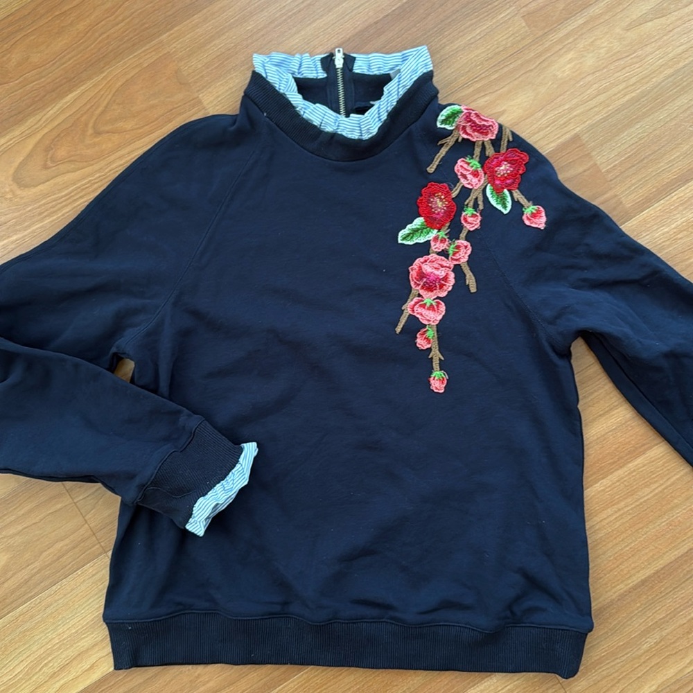 Sweet Rain (Urban Outfitters) sweatshirt small navy embroidered flowers